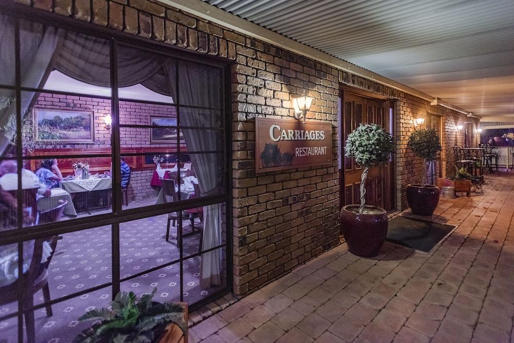 Overlander Homestead Motel Рома Экстерьер фото